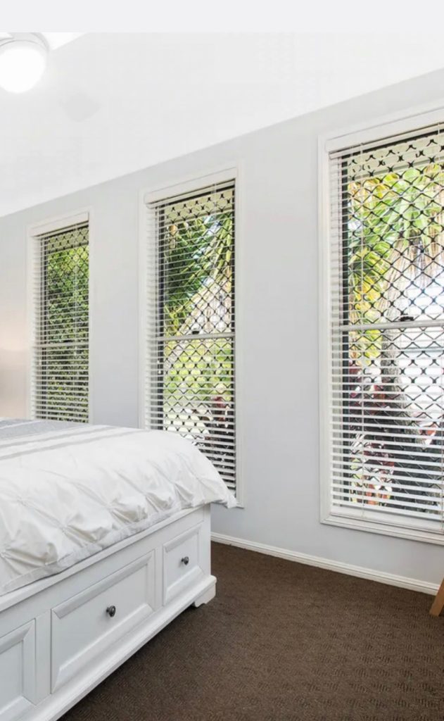 venetian-blinds-bedroom